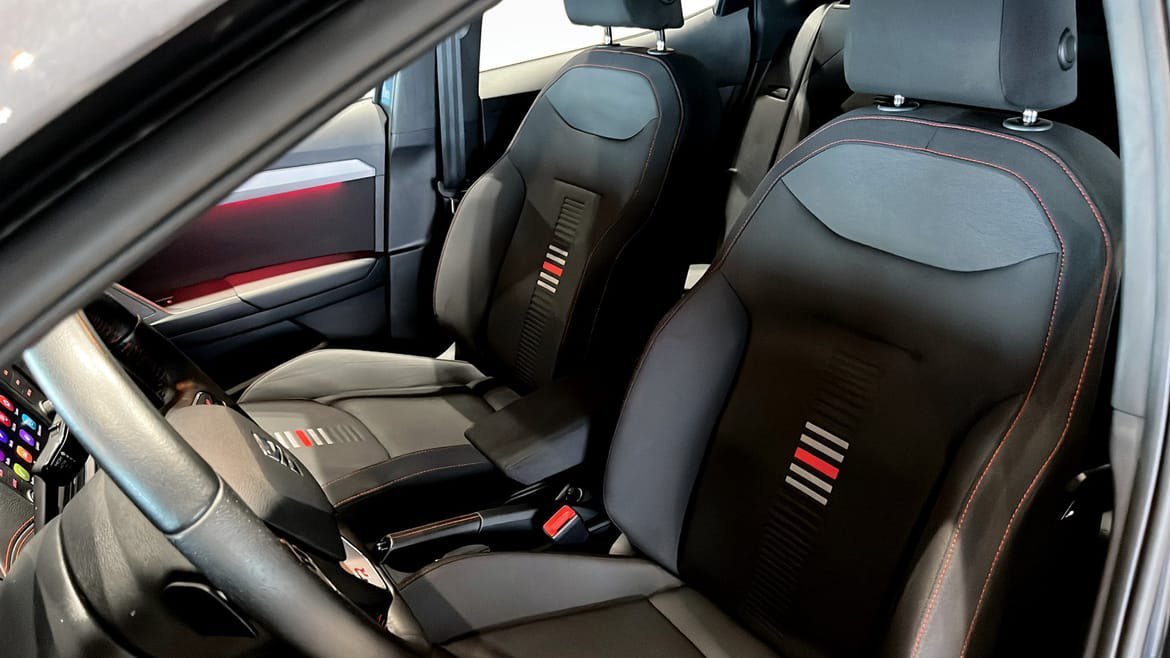 Vehicle Image 8
