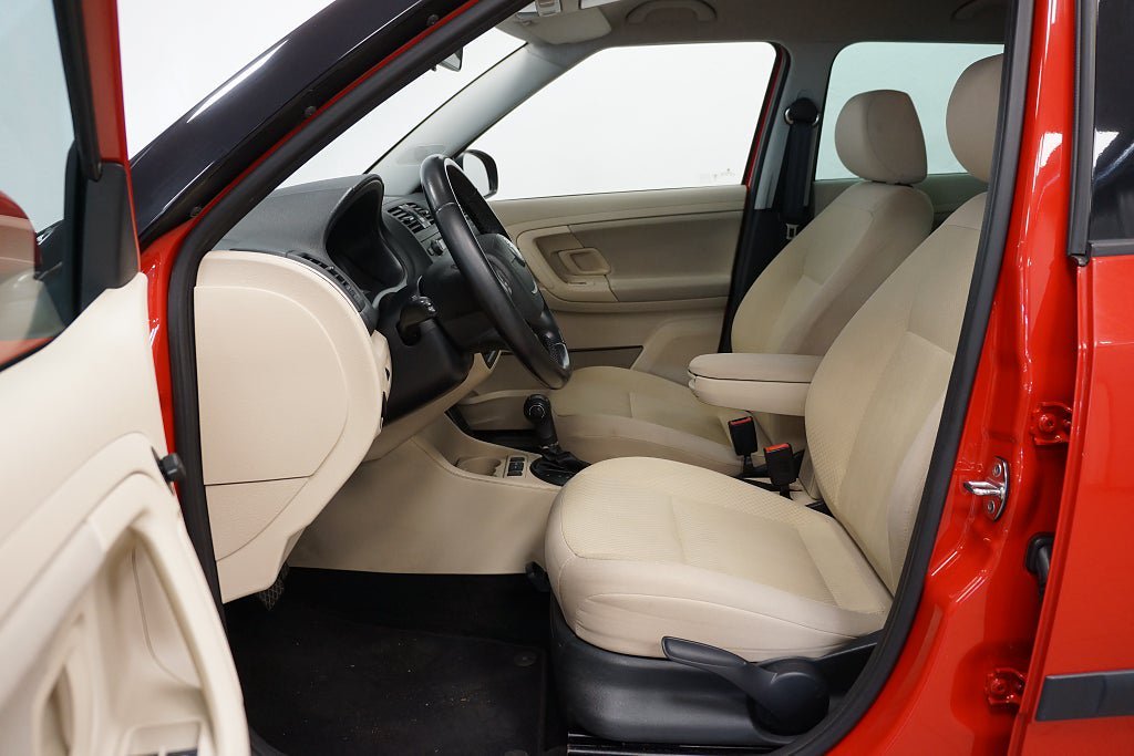 Vehicle Image 6