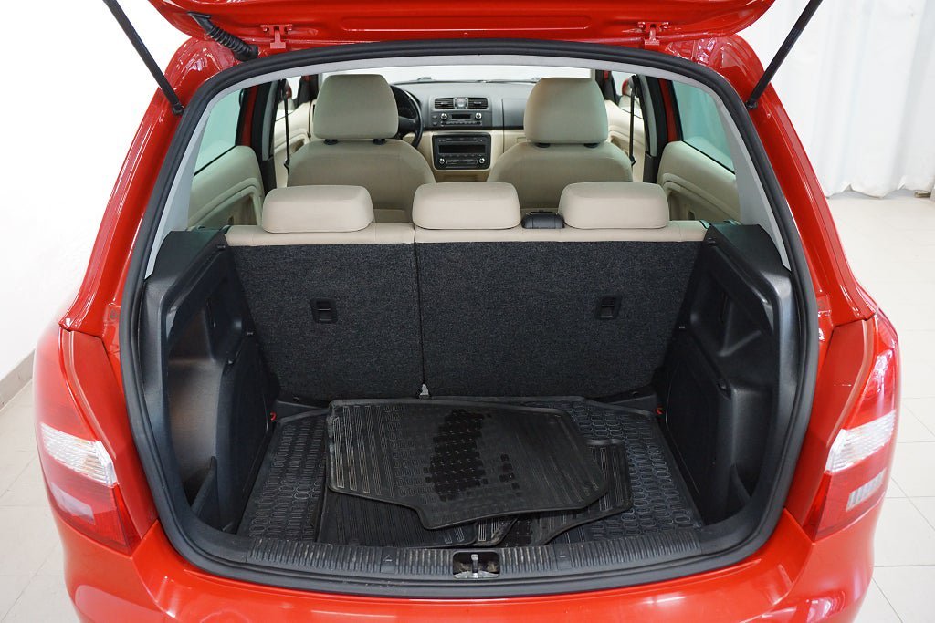 Vehicle Image 12