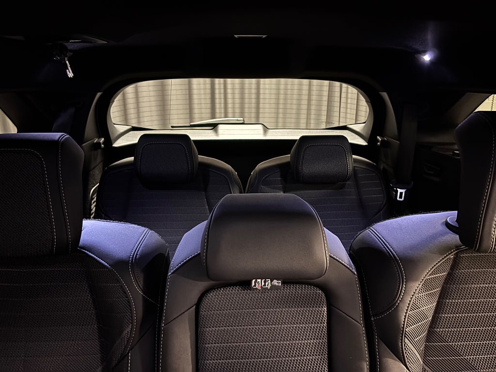 Vehicle Image 9