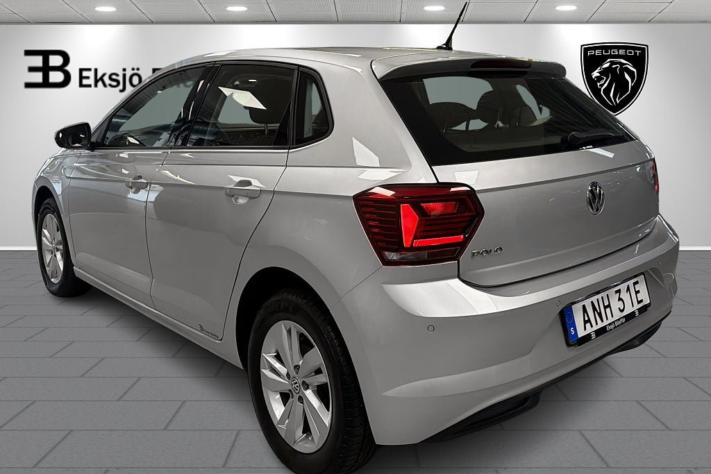 Vehicle Image 8