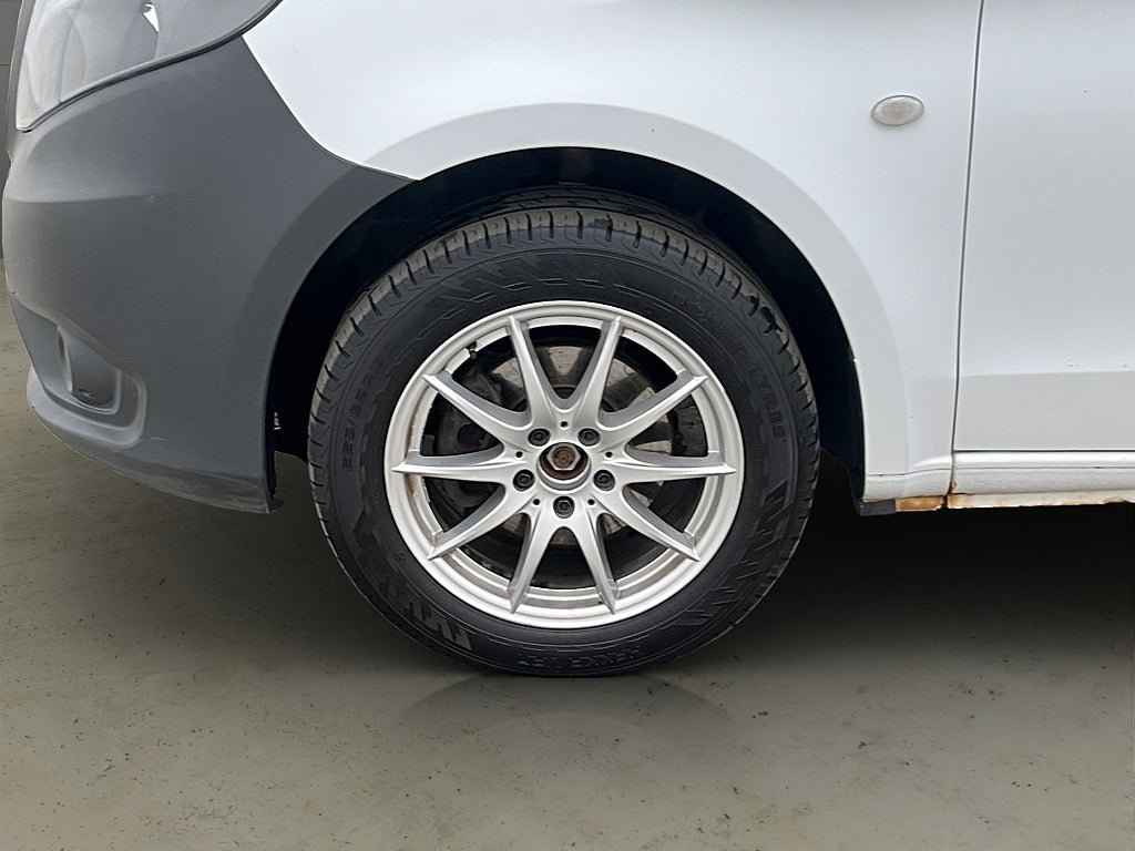 Vehicle Image 24