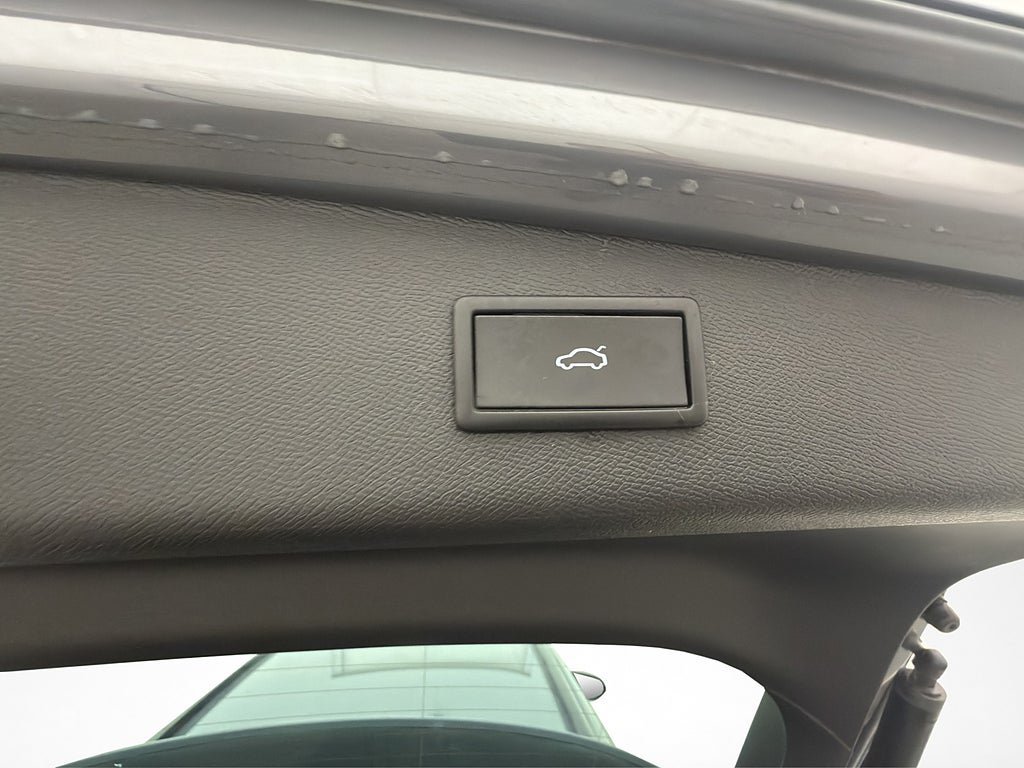 Vehicle Image 28