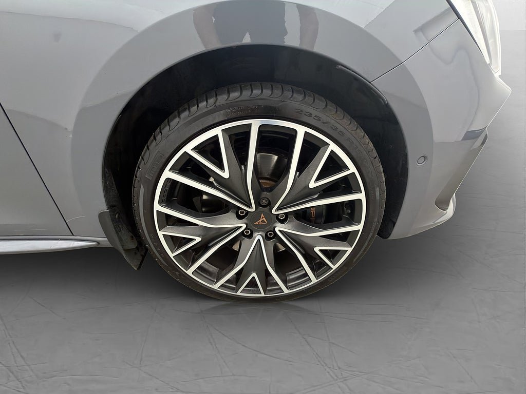 Vehicle Image 35