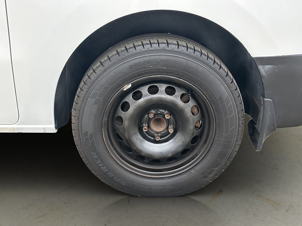 Vehicle Image 28