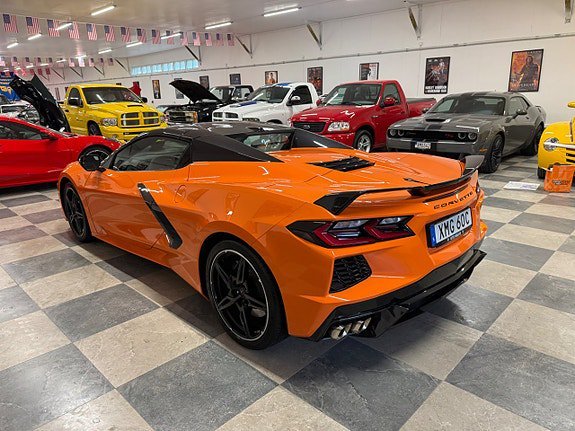 Vehicle Image 12