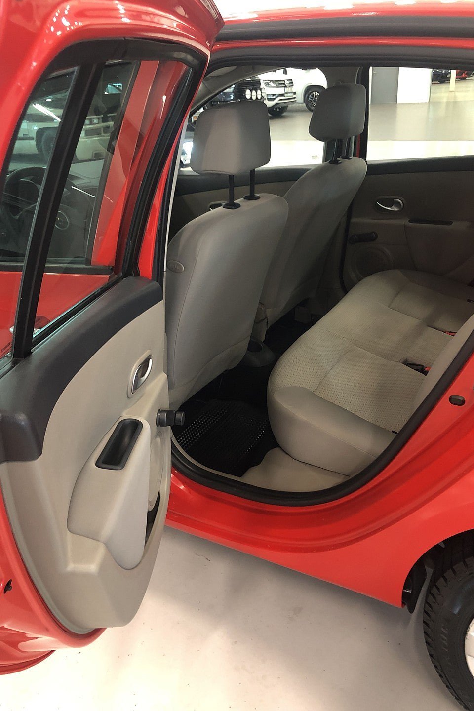 Vehicle Image 8