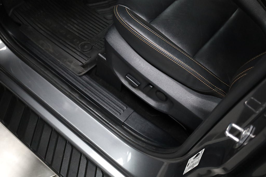 Vehicle Image 16