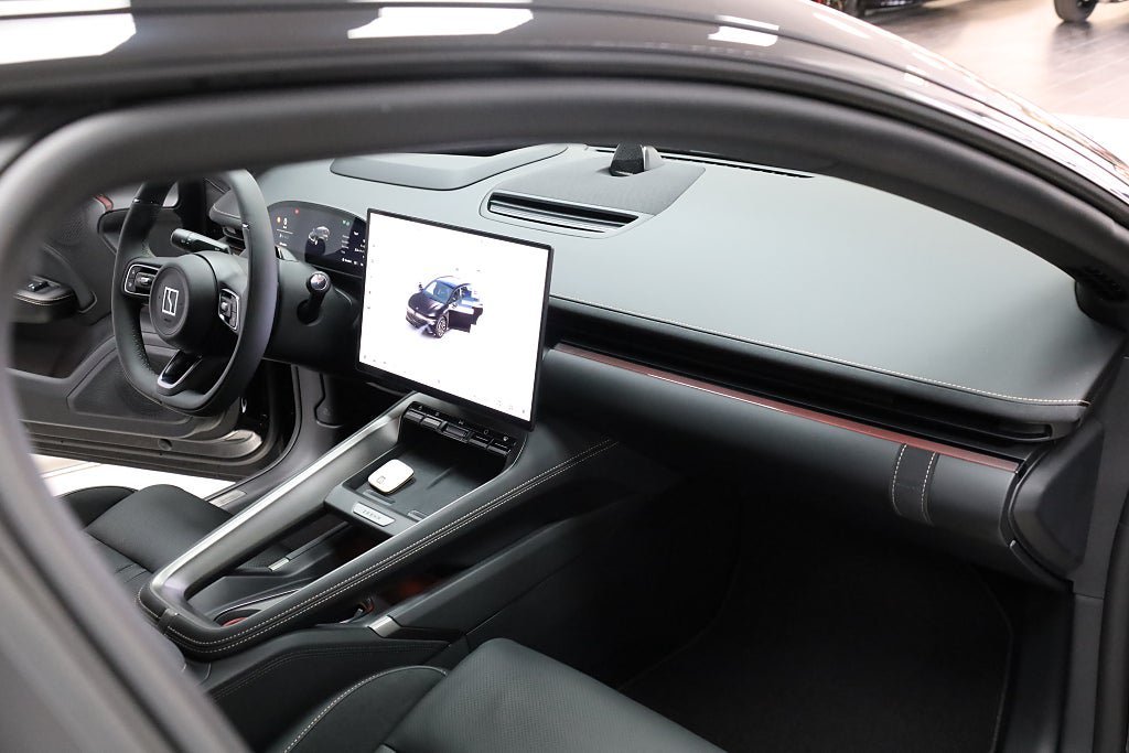 Vehicle Image 19