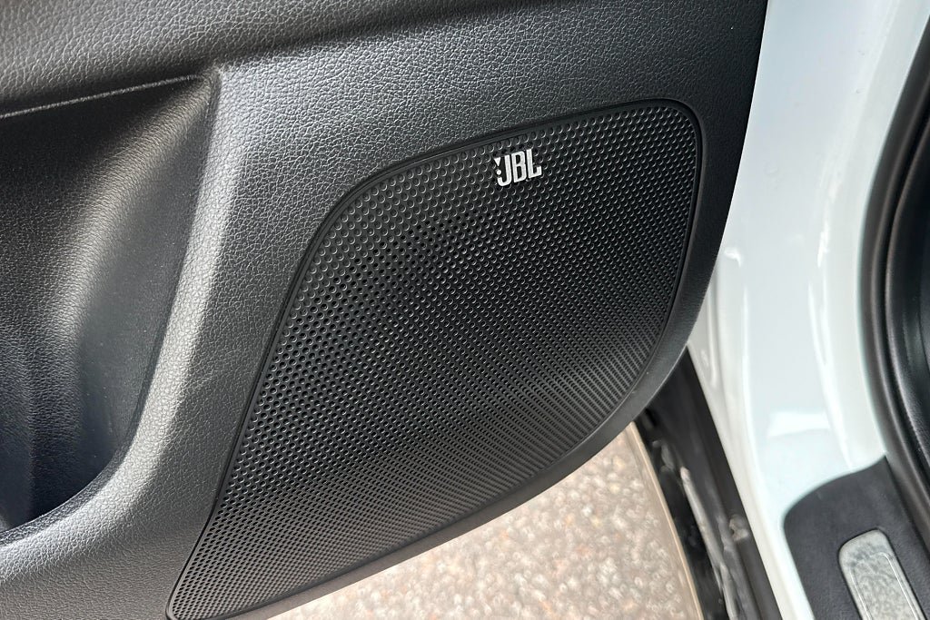 Vehicle Image 24