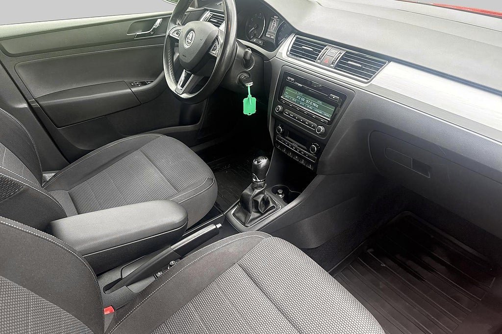 Vehicle Image 16