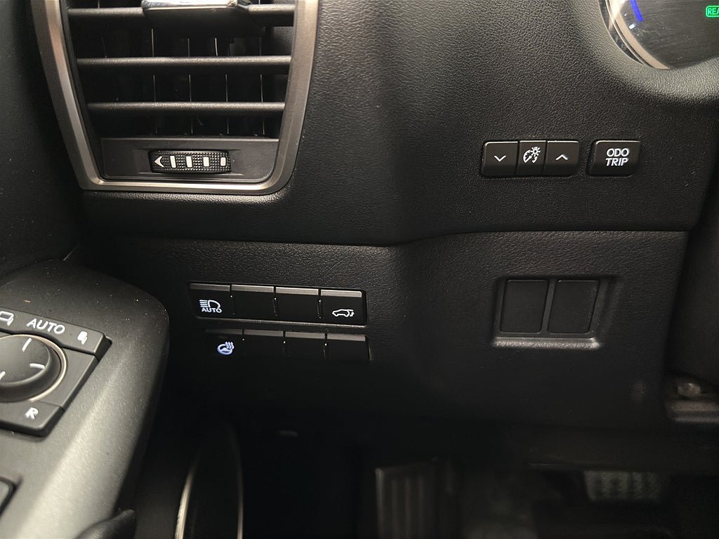 Vehicle Image 24