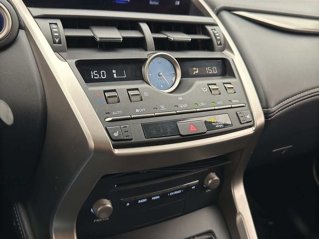 Vehicle Image 27
