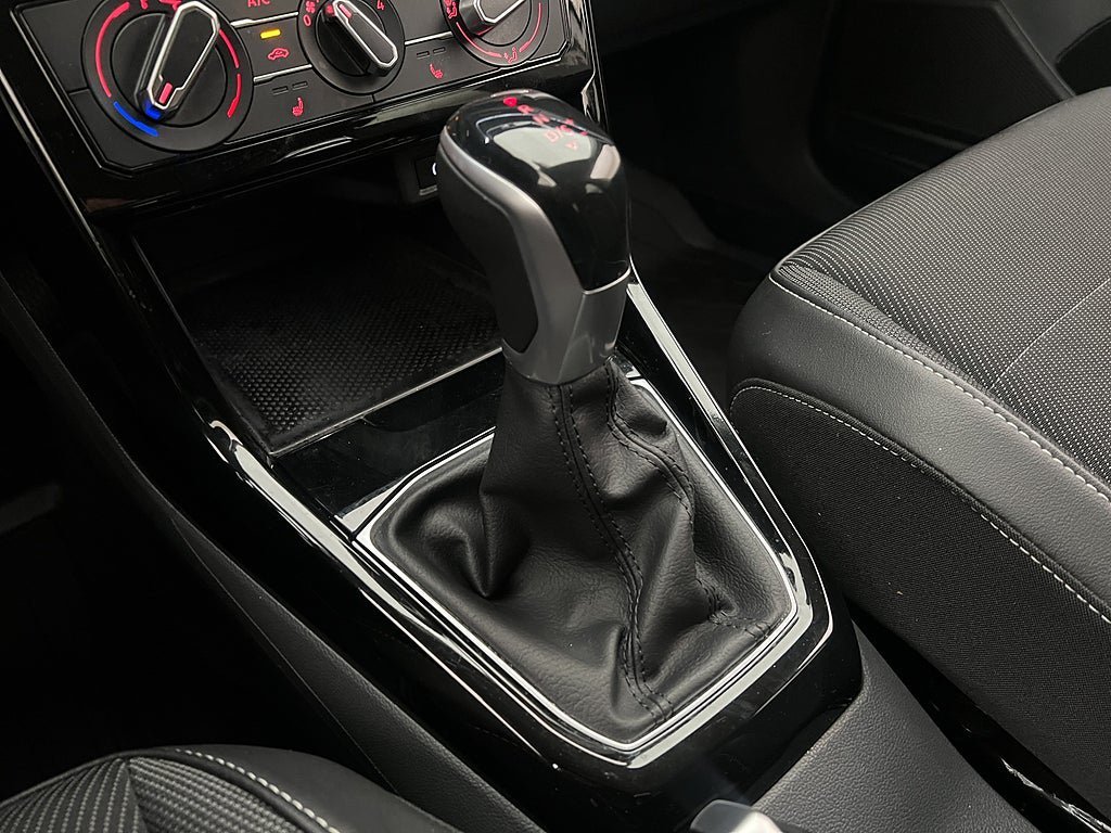 Vehicle Image 26