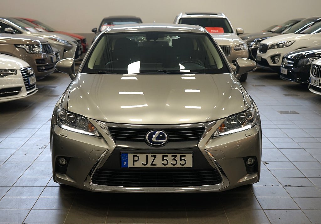 Vehicle Image 6