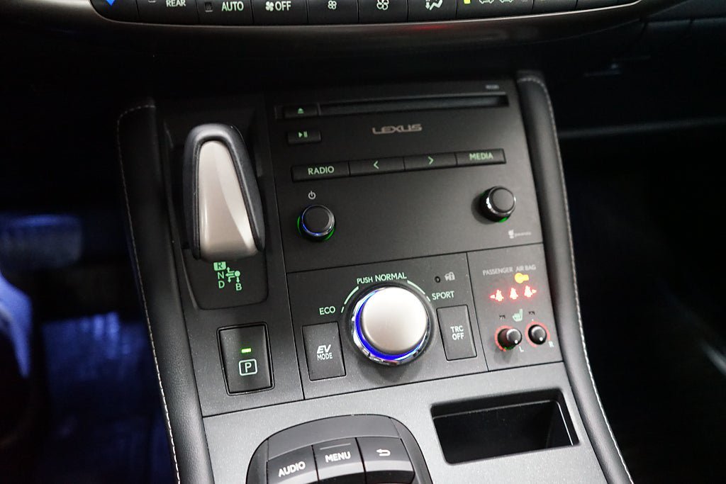 Vehicle Image 13