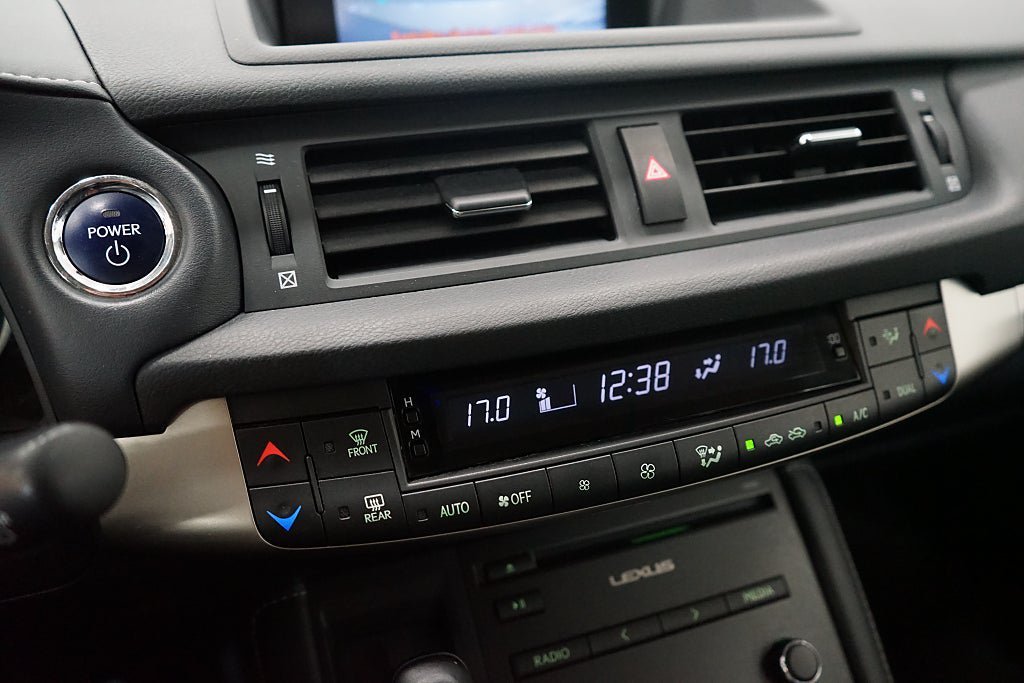 Vehicle Image 17