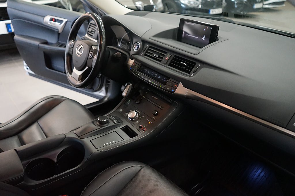 Vehicle Image 18