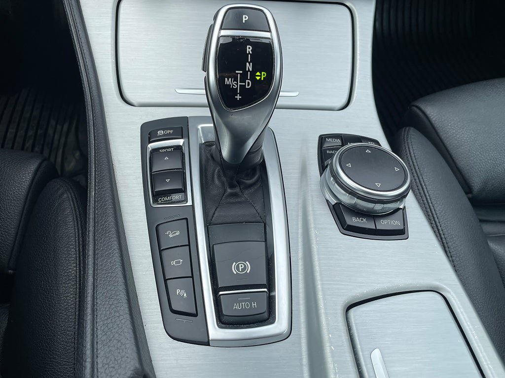 Vehicle Image 24