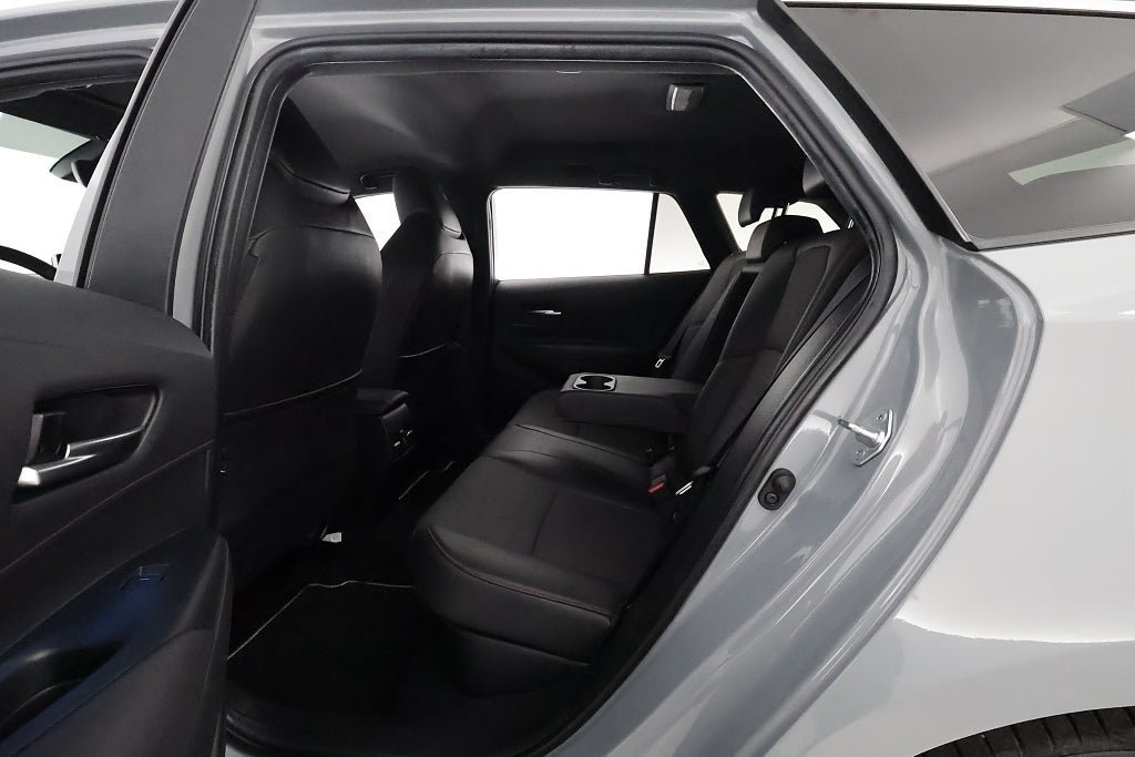 Vehicle Image 12