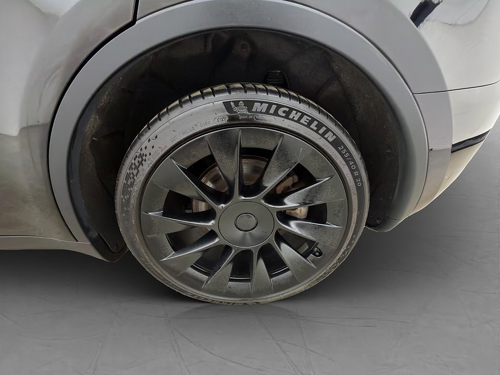 Vehicle Image 32