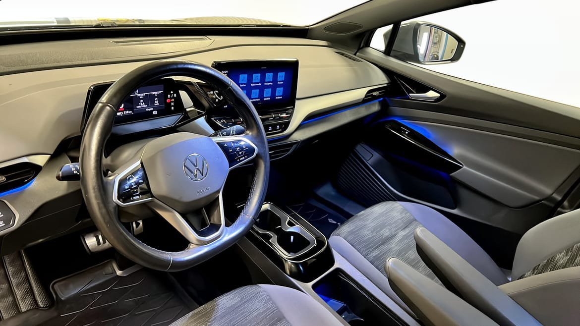 Vehicle Image 7