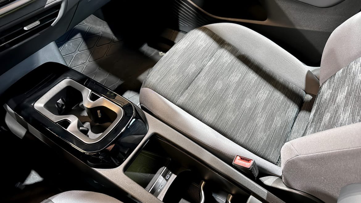 Vehicle Image 15