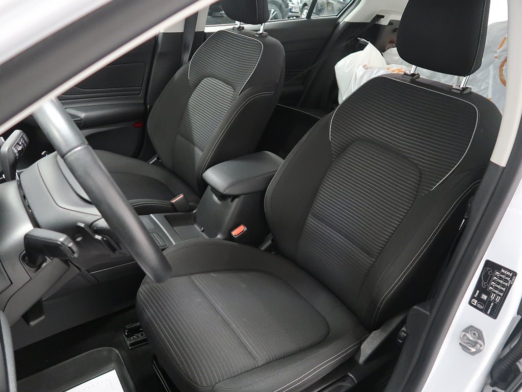 Vehicle Image 16