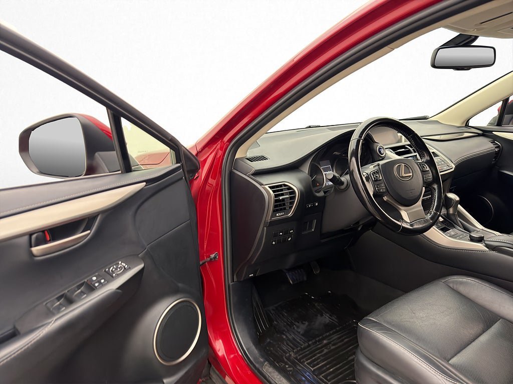 Vehicle Image 11