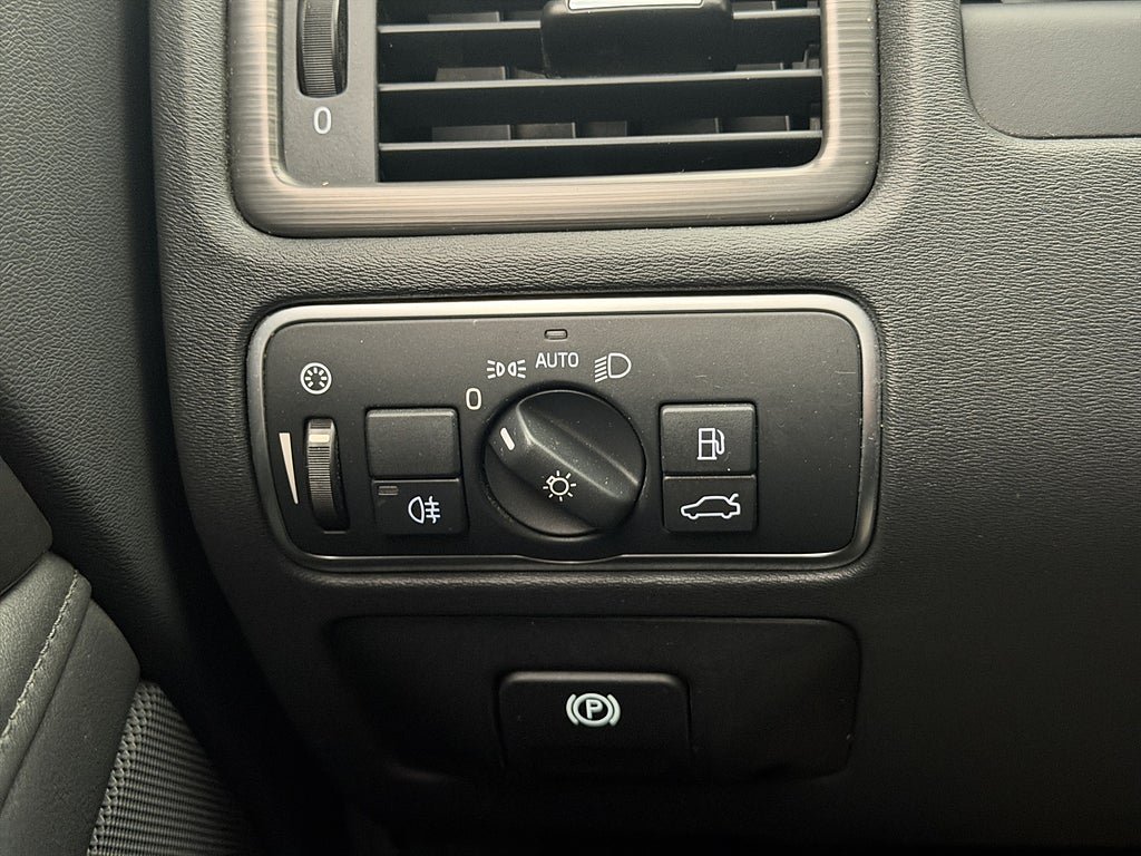 Vehicle Image 28