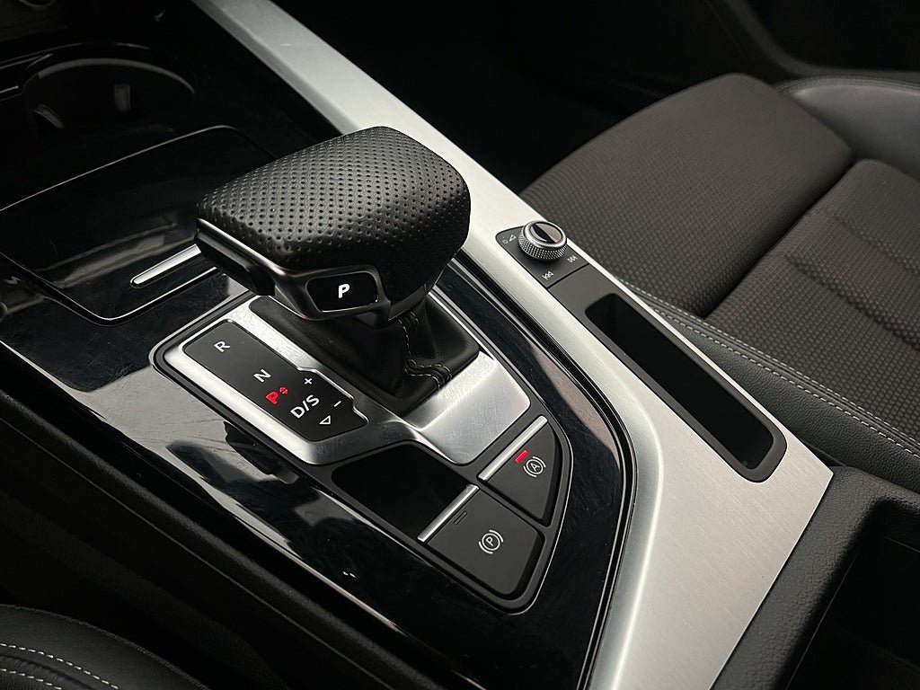 Vehicle Image 22