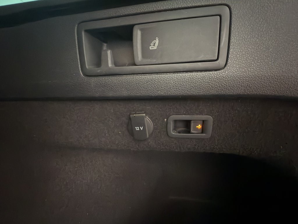 Vehicle Image 28