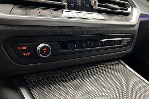 Vehicle Image 29