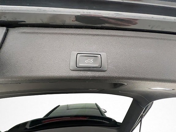 Vehicle Image 29