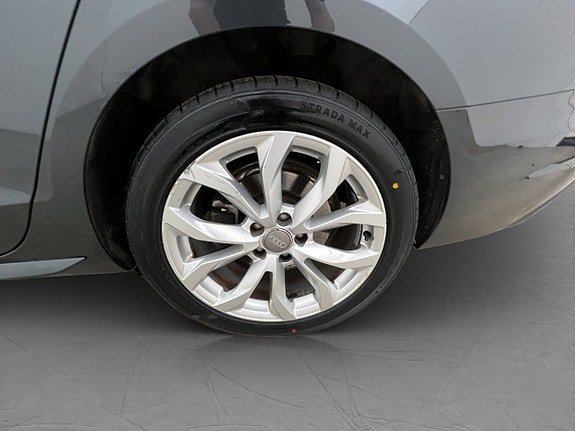 Vehicle Image 33
