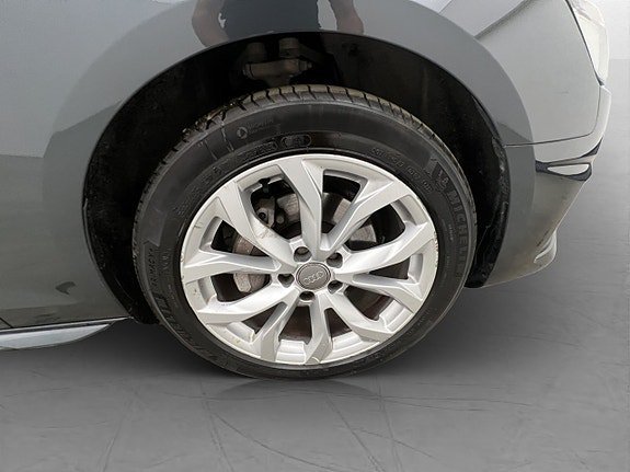 Vehicle Image 35