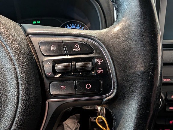 Vehicle Image 28