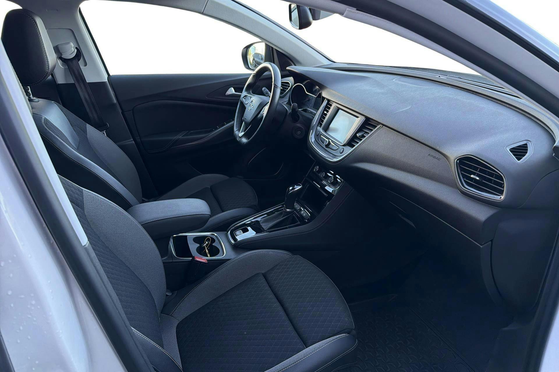 Vehicle Image 7