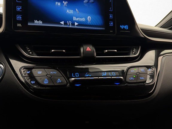 Vehicle Image 18