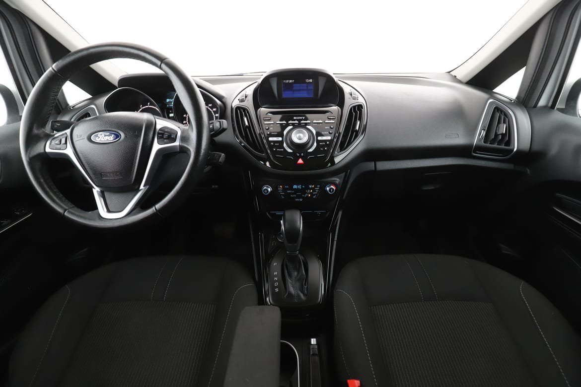 Vehicle Image 13