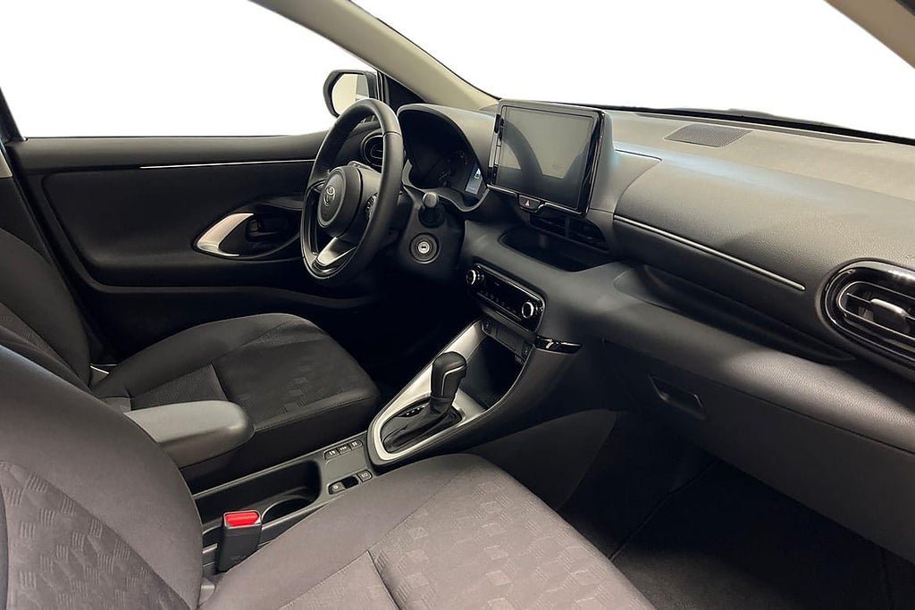 Vehicle Image 6