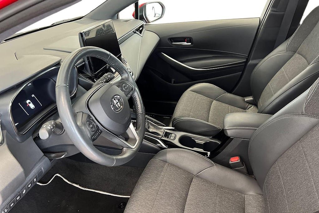 Vehicle Image 12