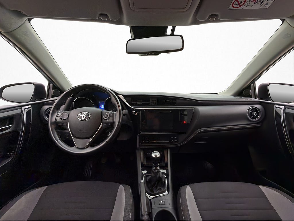Vehicle Image 12