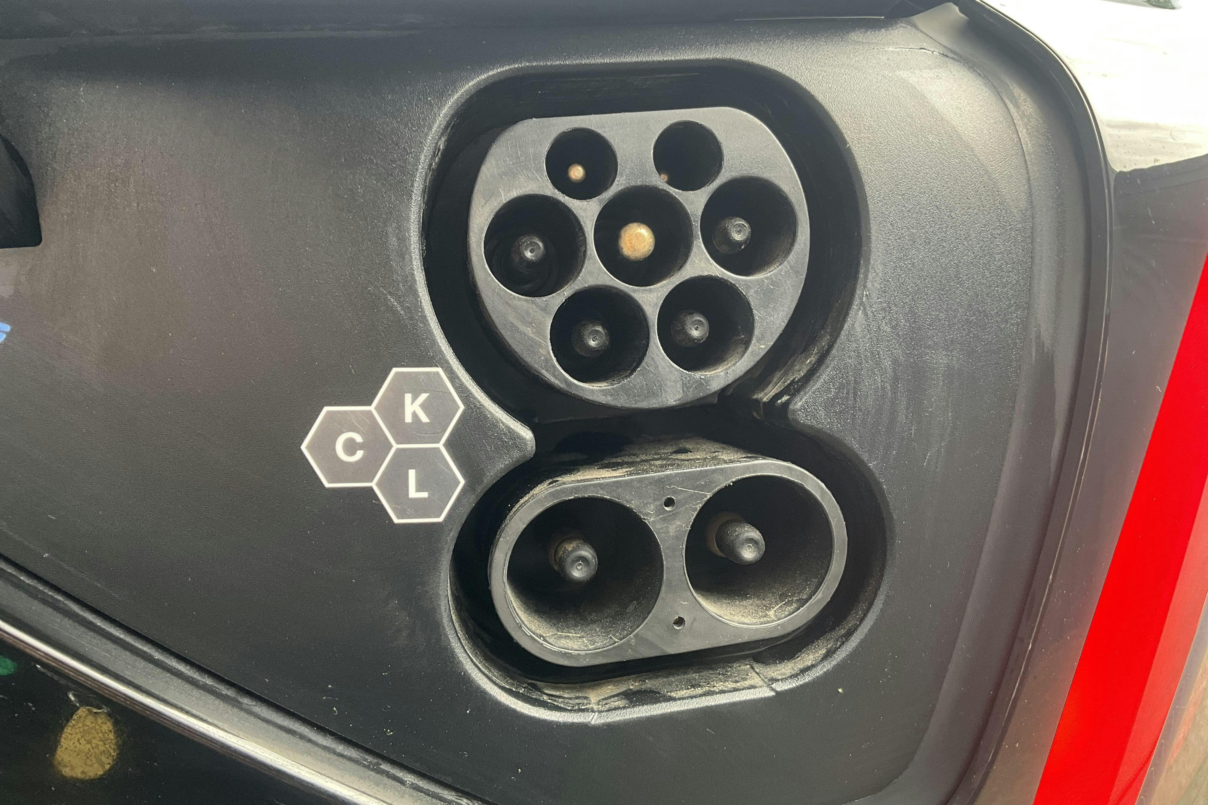 Vehicle Image 16