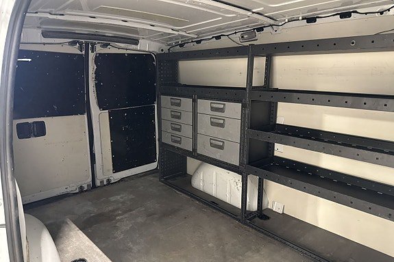Vehicle Image 16