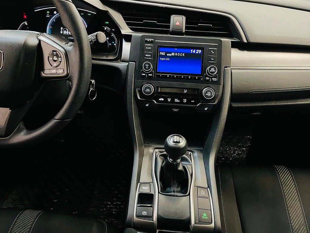 Vehicle Image 16