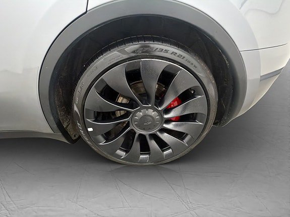 Vehicle Image 32