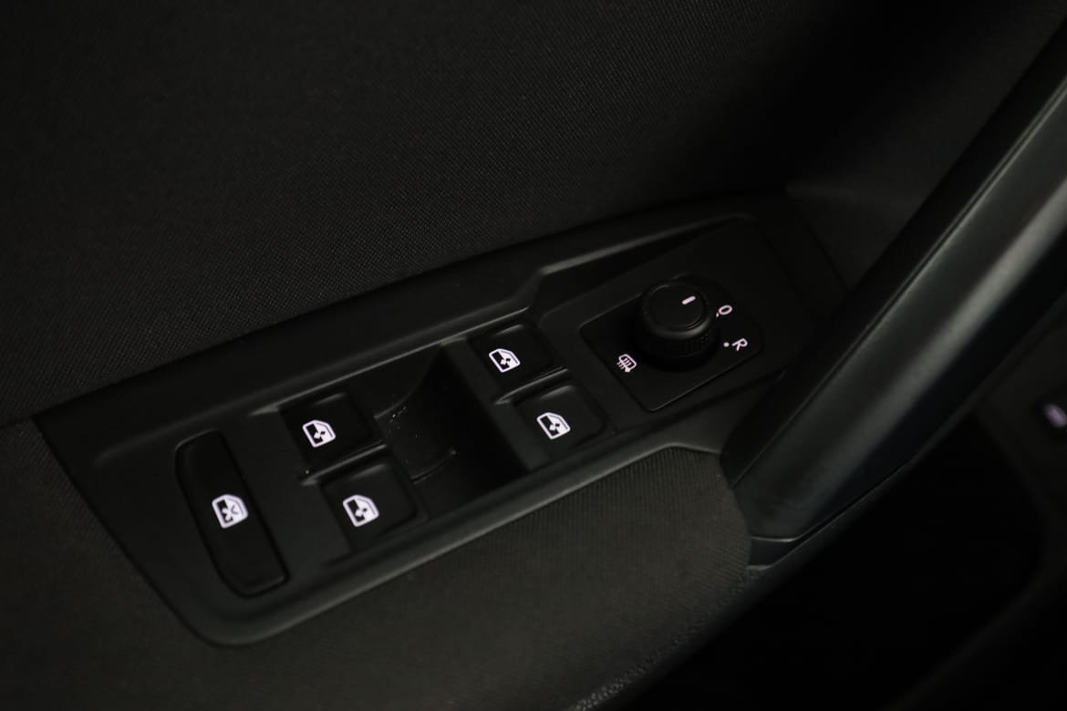 Vehicle Image 34