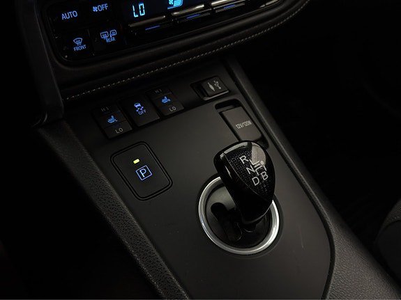Vehicle Image 17