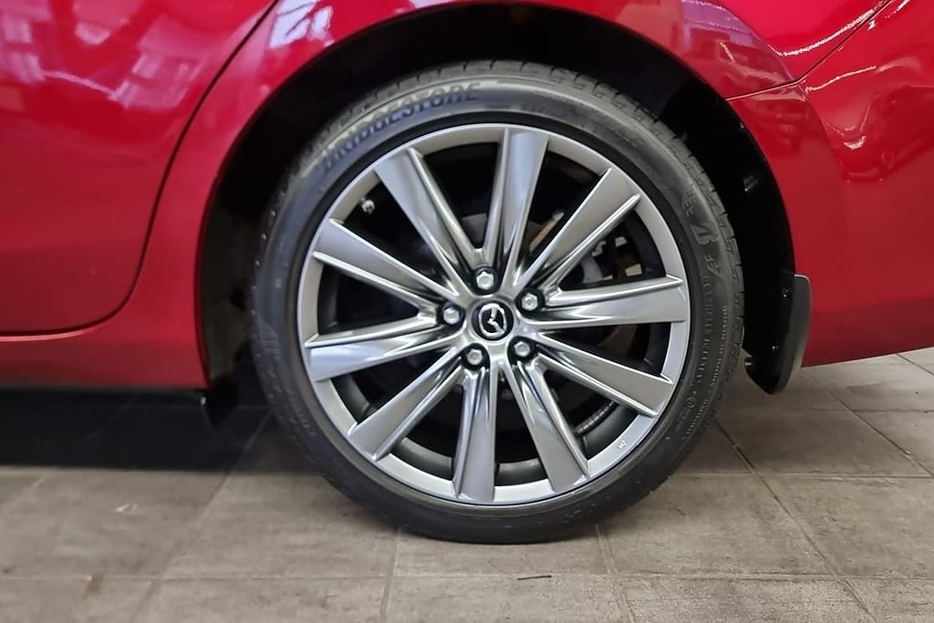 Vehicle Image 17